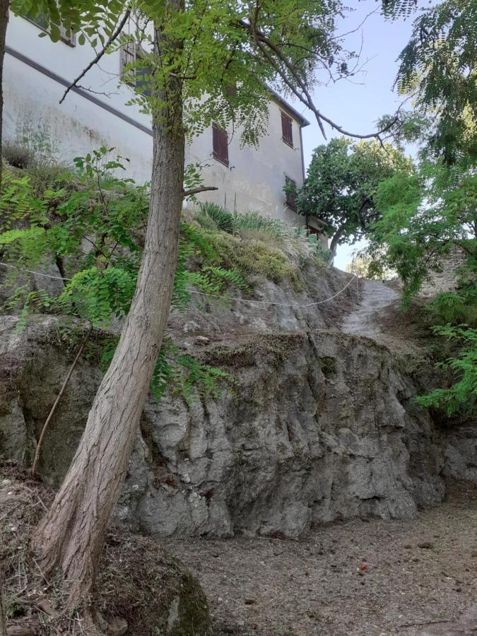 杰马诺 Locanda Delle Grotte Di Onferno酒店 外观 照片
